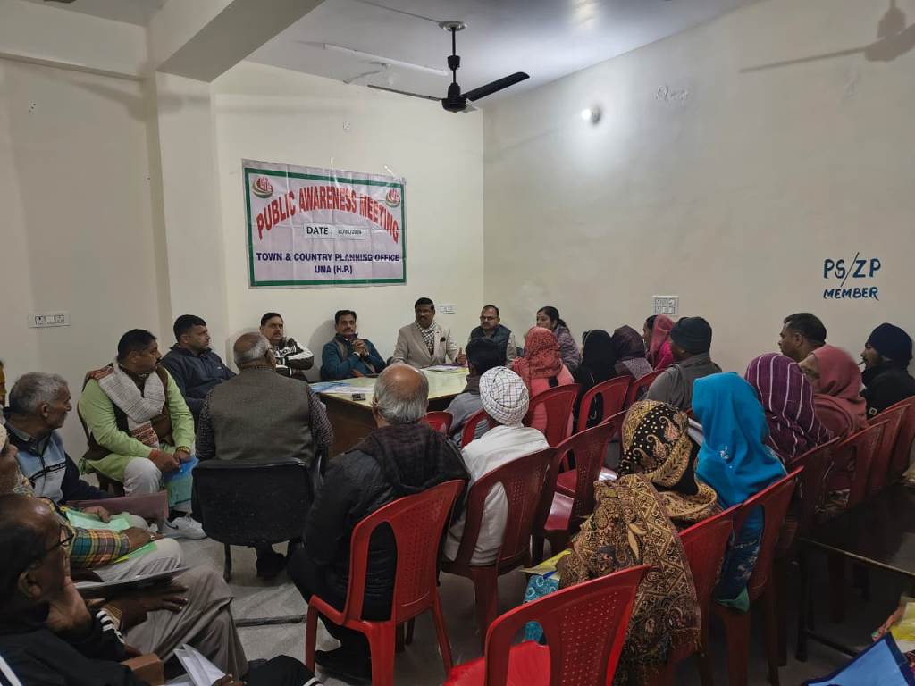 नगर एवं ग्राम योजना विभाग ने बहडाला पंचायत घर में लगाया जागरूकता शिविर नियोजित विकास व अवैध निर्माण रोकने पर दिया बल